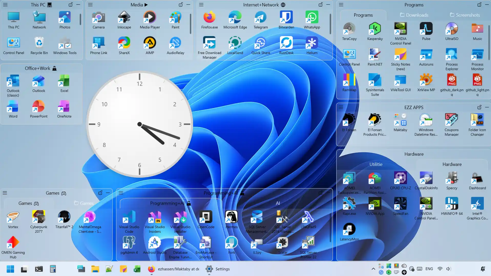 Light theme: Maktaby boxes over a bright desktop